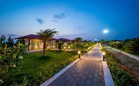 Dusk And Dawn Beach Resort
