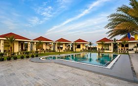 Dusk And Dawn Beach Resort